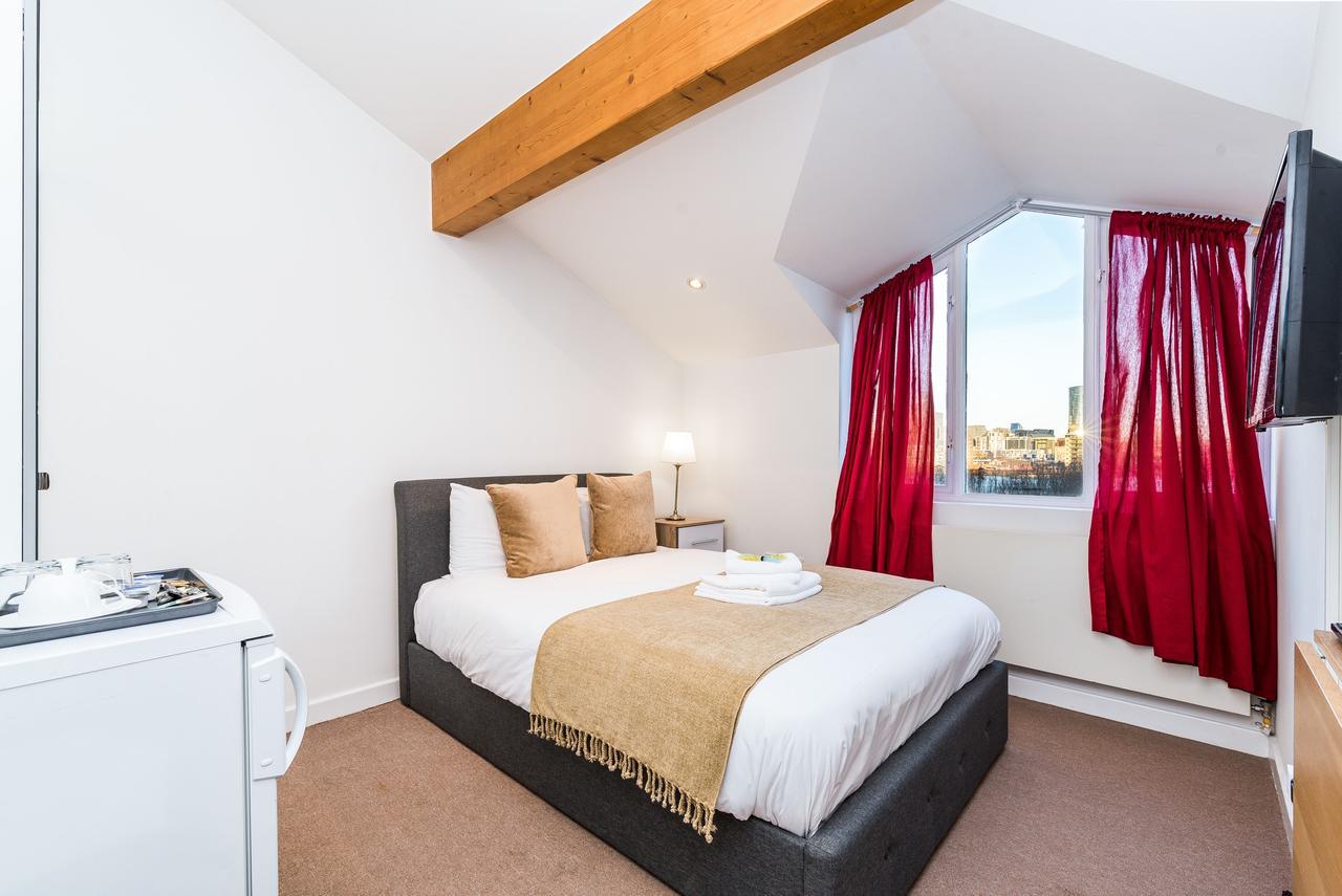 Riverbank Stay London Bagian luar foto